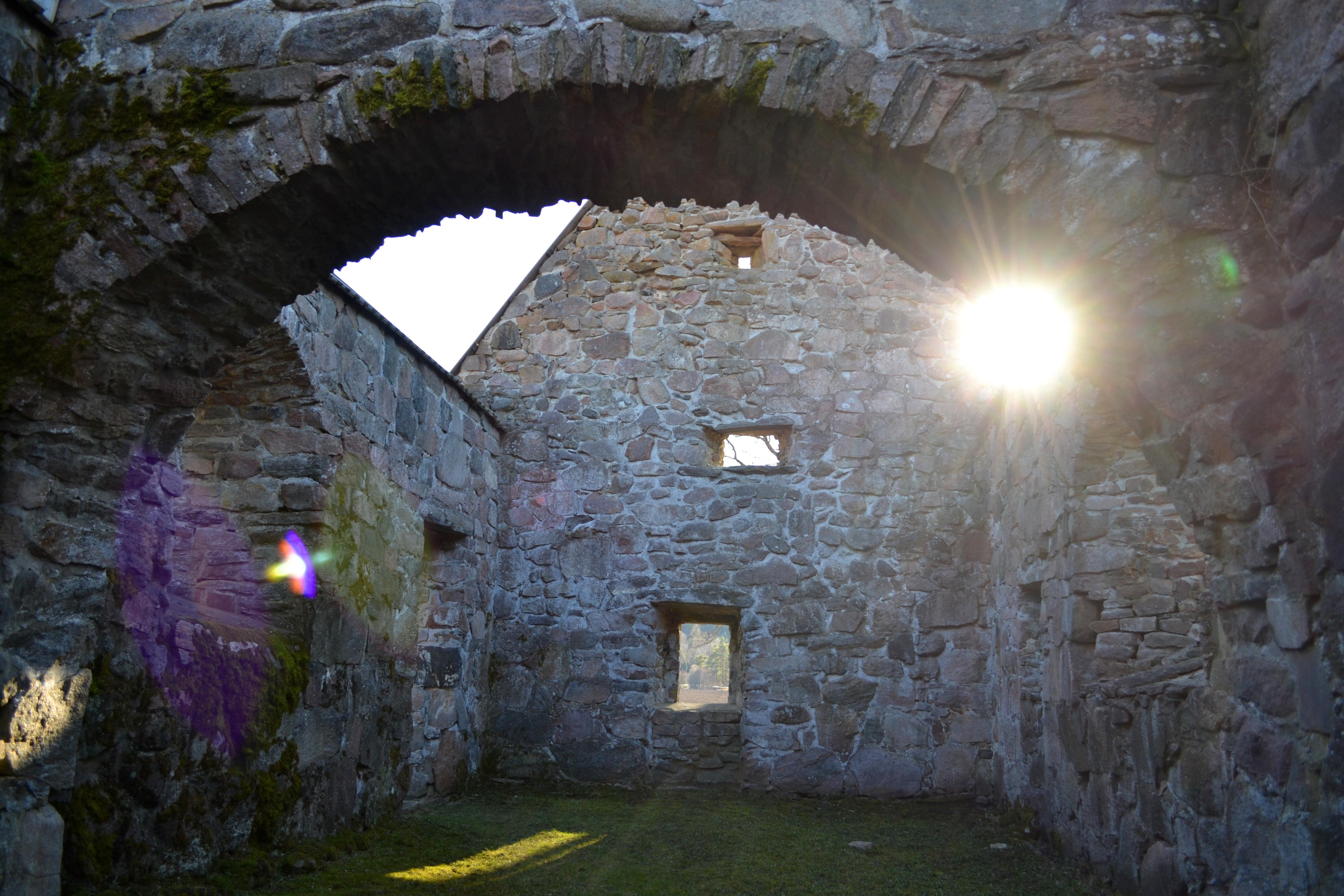 Fänneslunda kyrkoruin